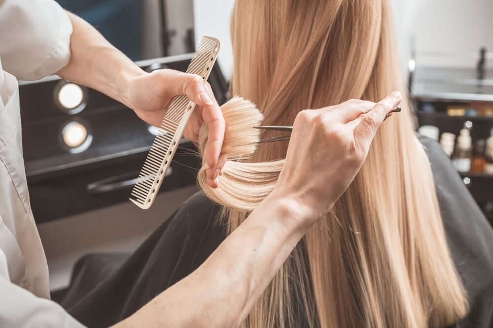 Уход за волосами в салонах парикмахерских